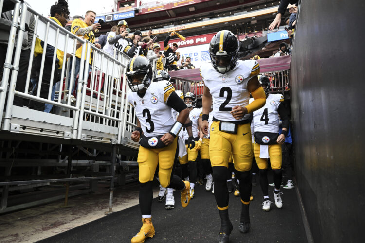 Ex-Steelers QBs Wilson, Fields to reunite at Jets-Giants game